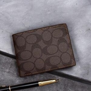 Bougie Mens Bifold Wallet Compact NWOT